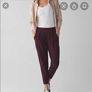 lululemon &go City Jogger, sz 4. Bordeaux